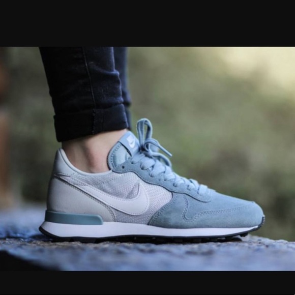 nike internationalist women blue
